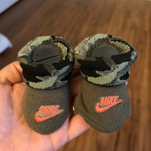 Nike baby booties (infant )